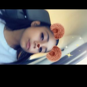 Meet your Posher, Daniela